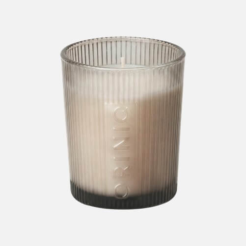 Hygge-Vibes für deine vier Wände
Mit unserer neuen Duftkerze holst du dir skandinavische Wohlfühlatmosphäre nach Hause. Atme durch und entspanne mit der holzig-beerigen Duftkomposition. [mkdf_button size=